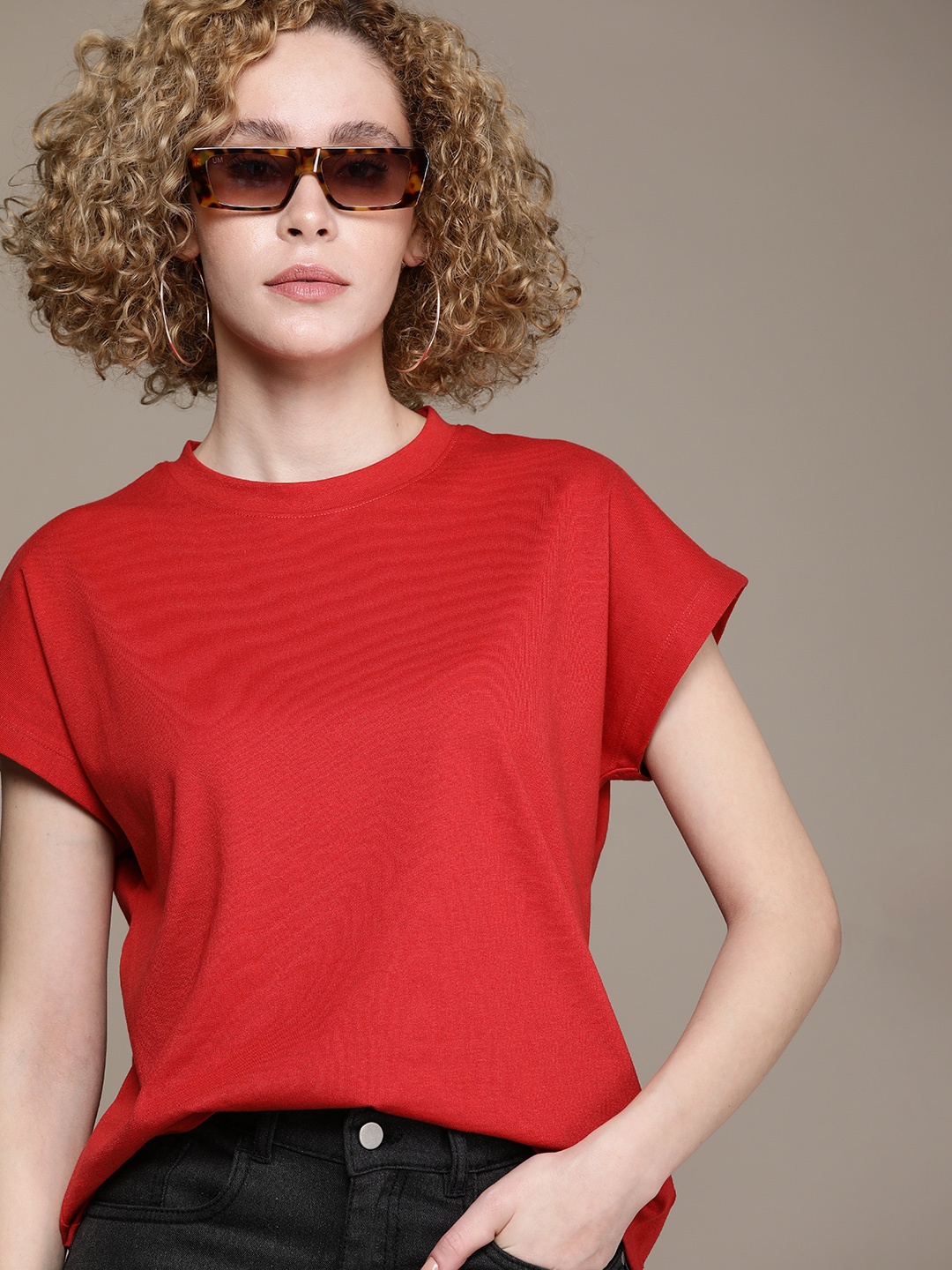 

The Roadster Life Co. Extended Sleeves T-shirt, Red