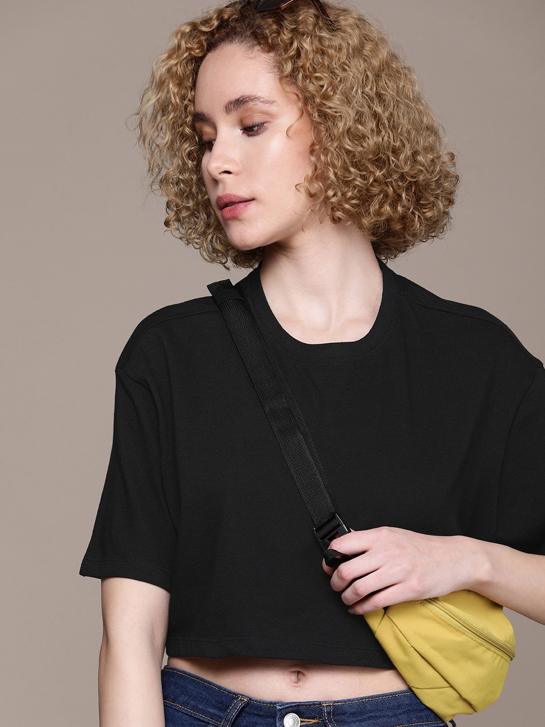 

The Roadster Life Co. Solid Drop-Shoulder Sleeves Boxy Crop T-shirt, Black