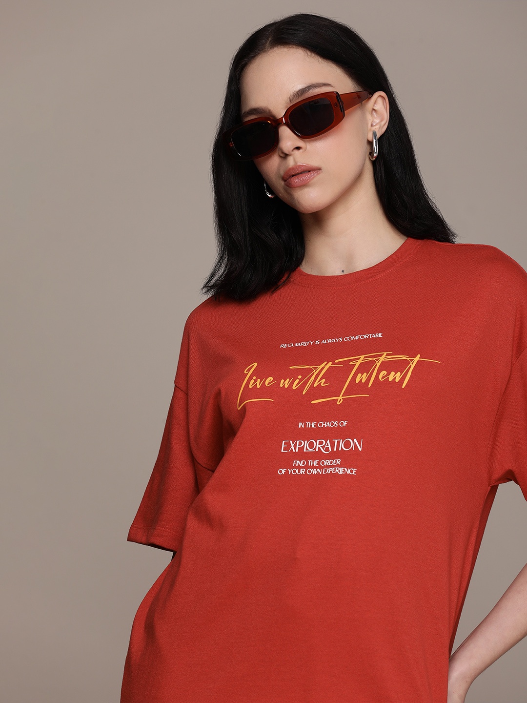 

The Roadster Life Co. Typography Printed Drop-Shoulder Sleeves T-shirt, Red