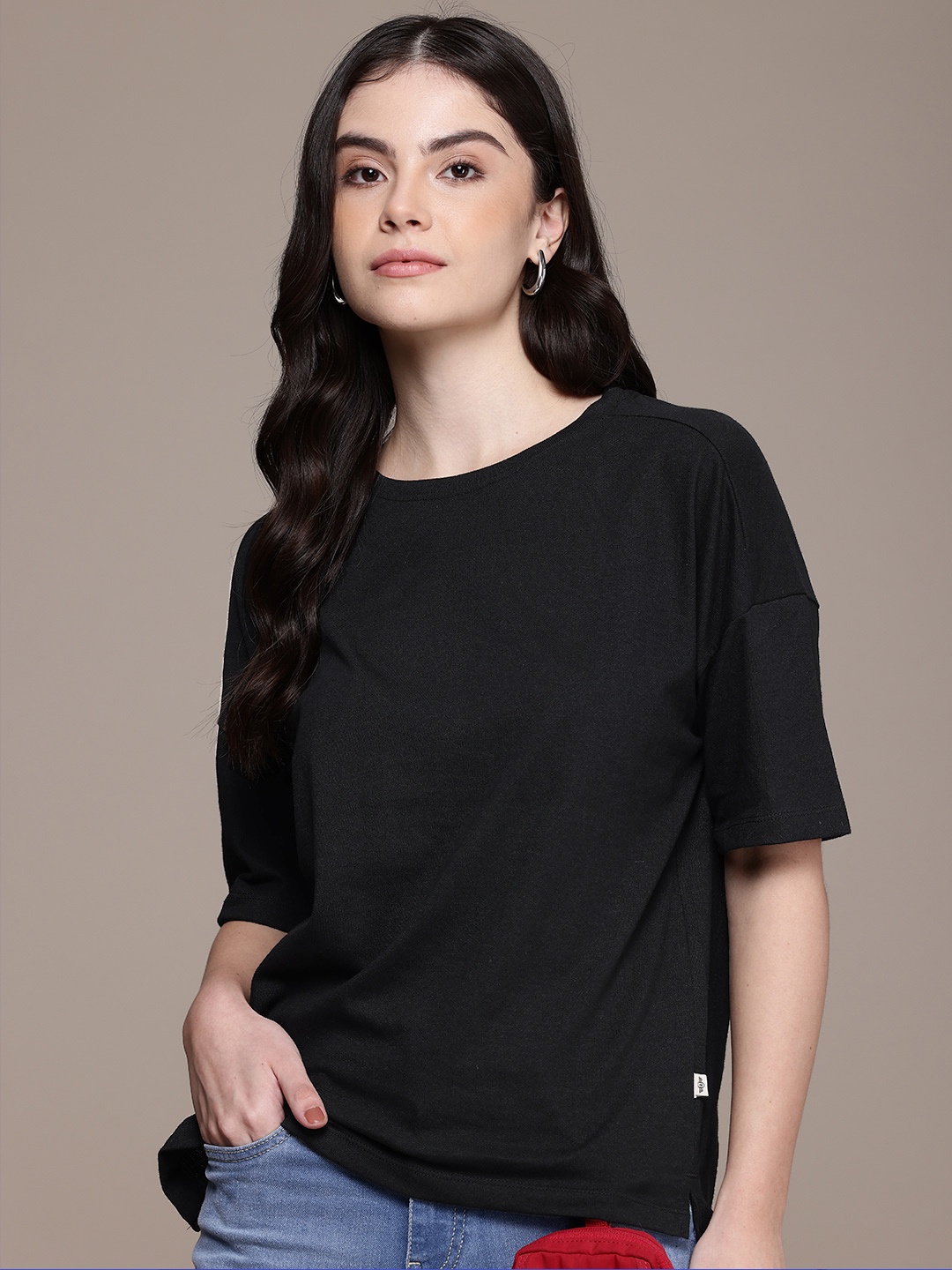 

The Roadster Life Co. Solid Drop-Shoulder Sleeves Boxy T-shirt, Black