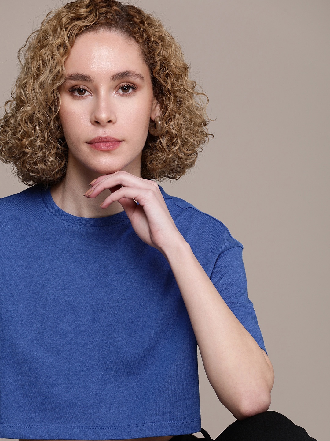 

The Roadster Life Co. Extended Sleeves Crop T-shirt, Blue