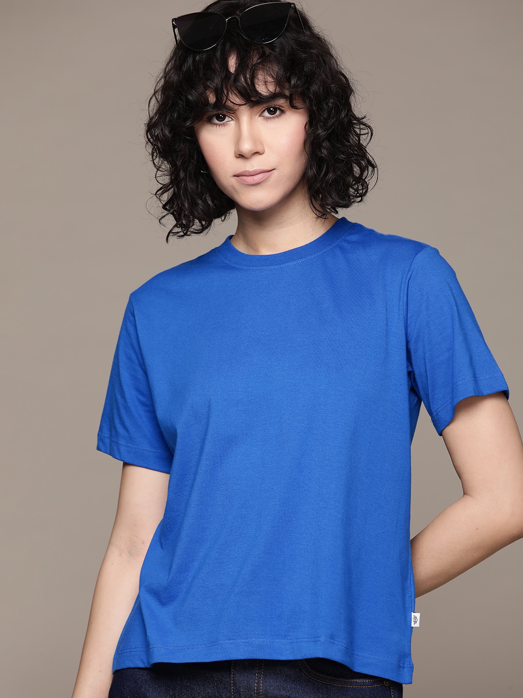 

The Roadster Lifestyle Co. Round Neck Solid T-shirt, Blue