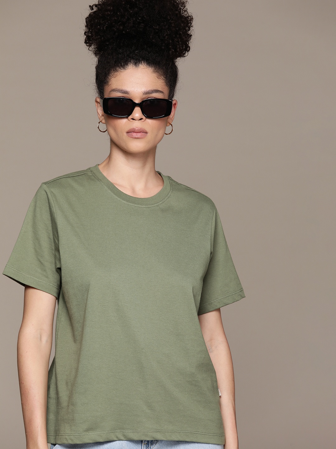 

The Roadster Lifestyle Co. Round Neck Short Sleeves T-shirt, Green