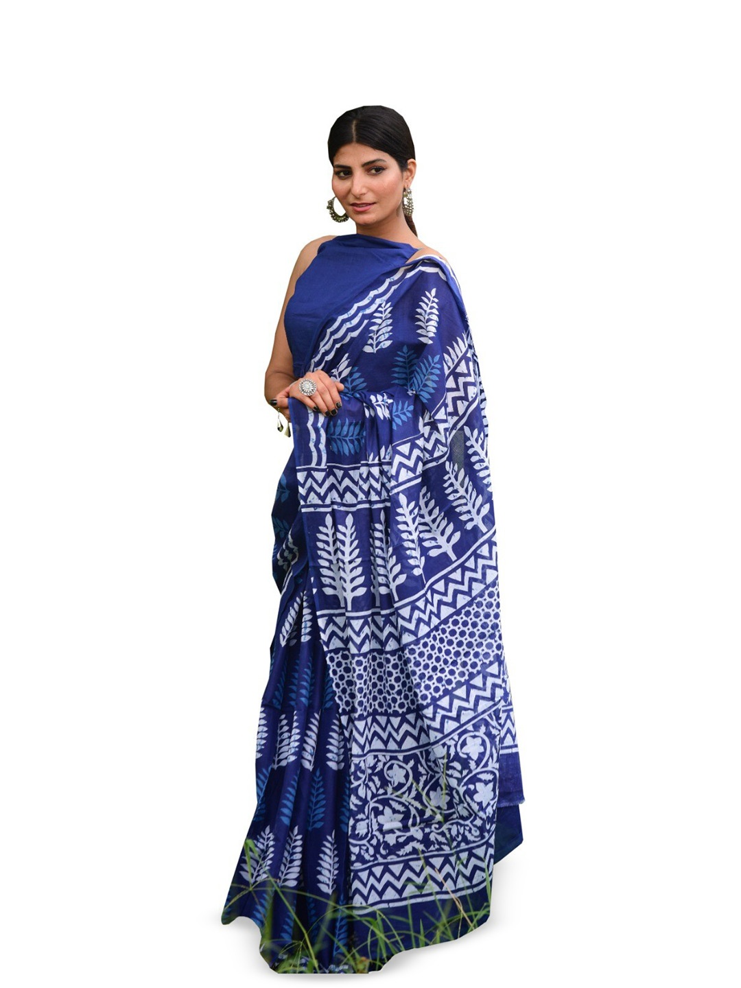 

clothonus Blue & White Floral Pure Cotton Hand Block Print Saree