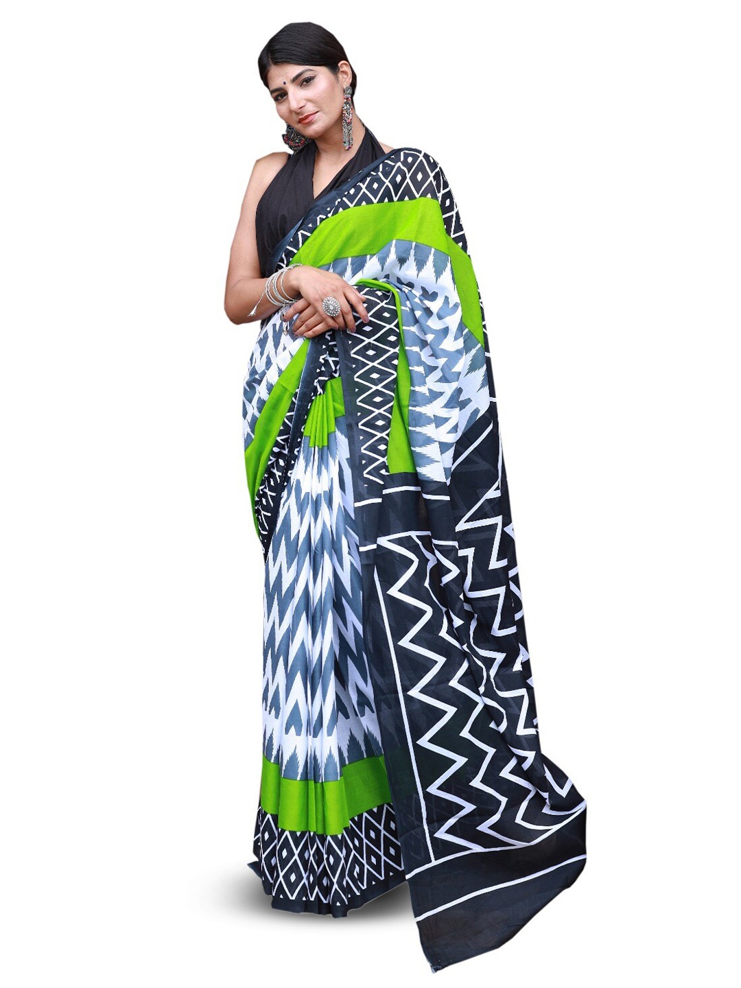 

KIAARON Geometric Pure Cotton Block Print Saree, Green