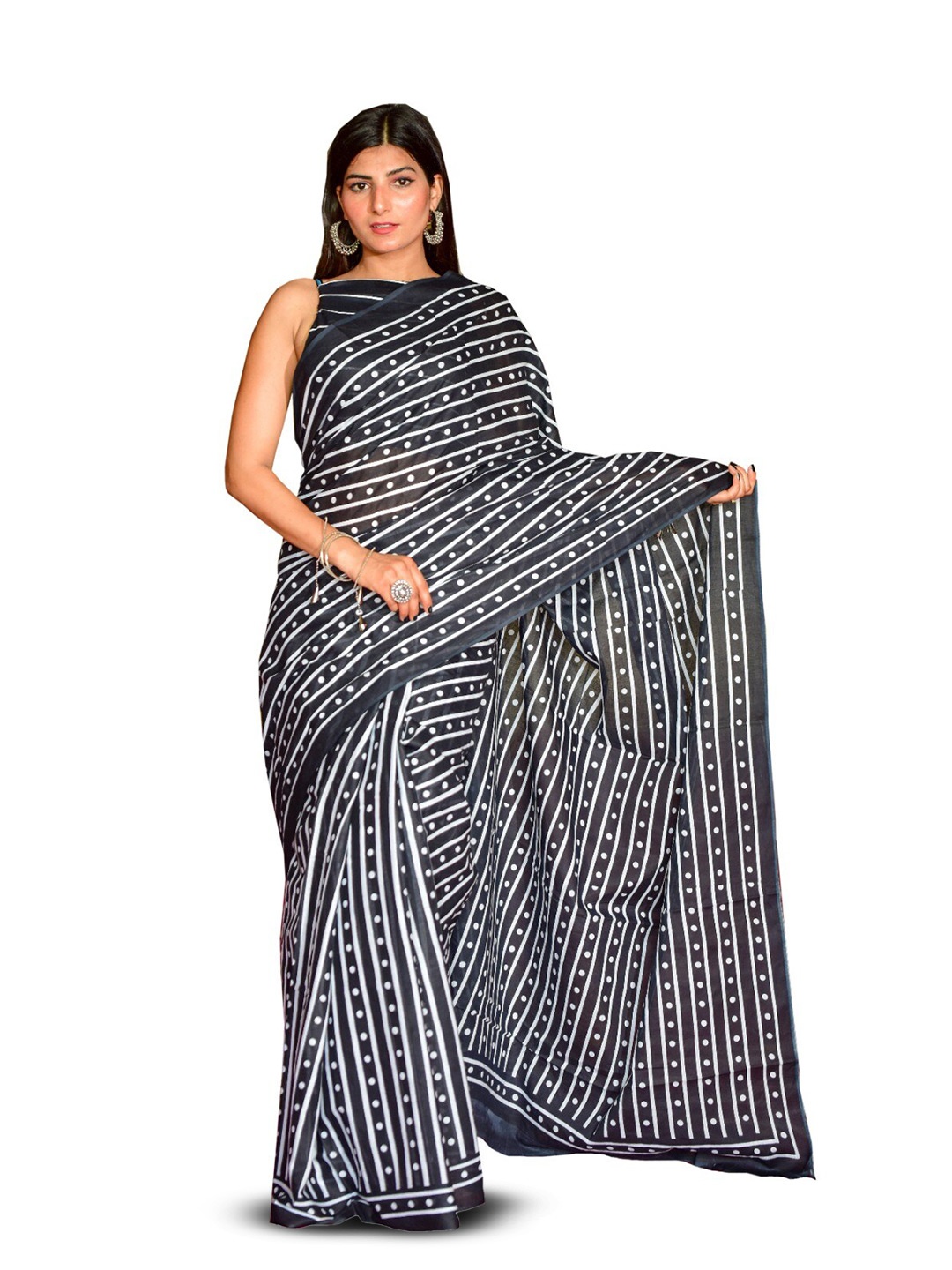 

KIAARON Striped Pure Cotton Block Print Saree, Black