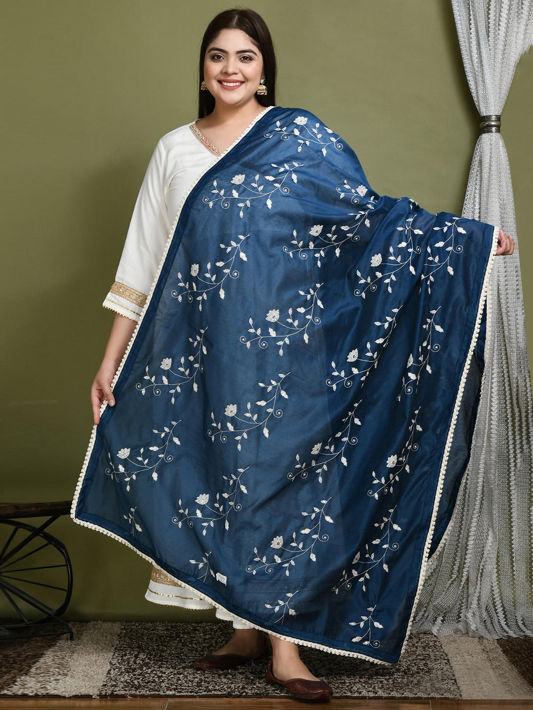 

PrettyPlus by Desinoor.com Ethnic Motifs Embroidered Dupatta, Blue