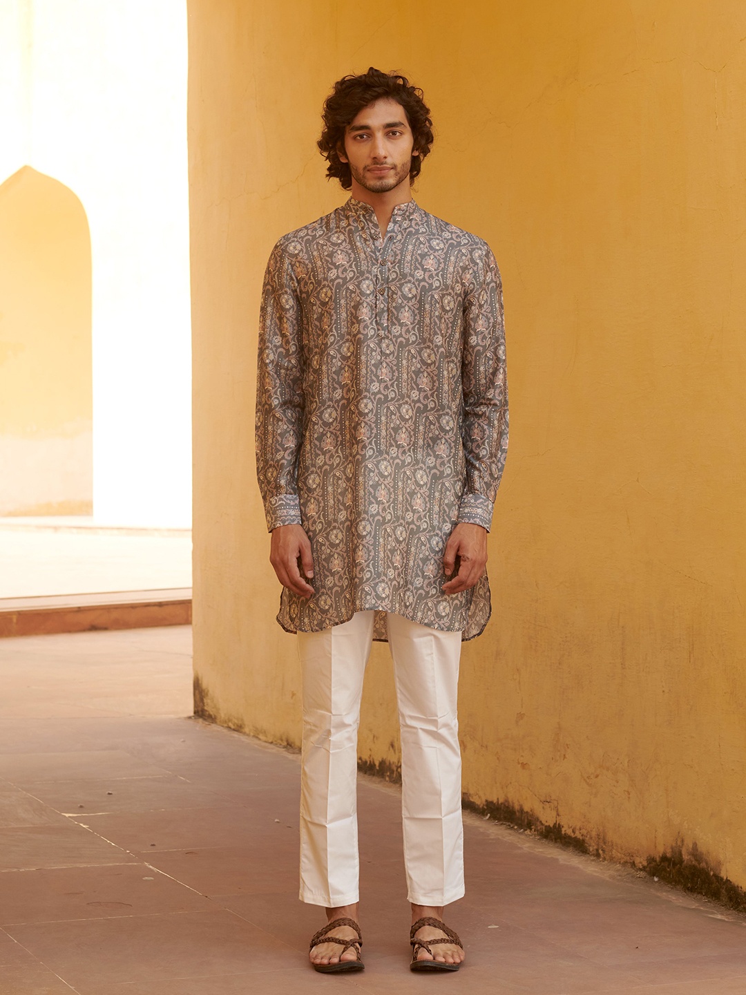 

QB MEN Ethnic Motifs Printed Silk Kurta, Grey