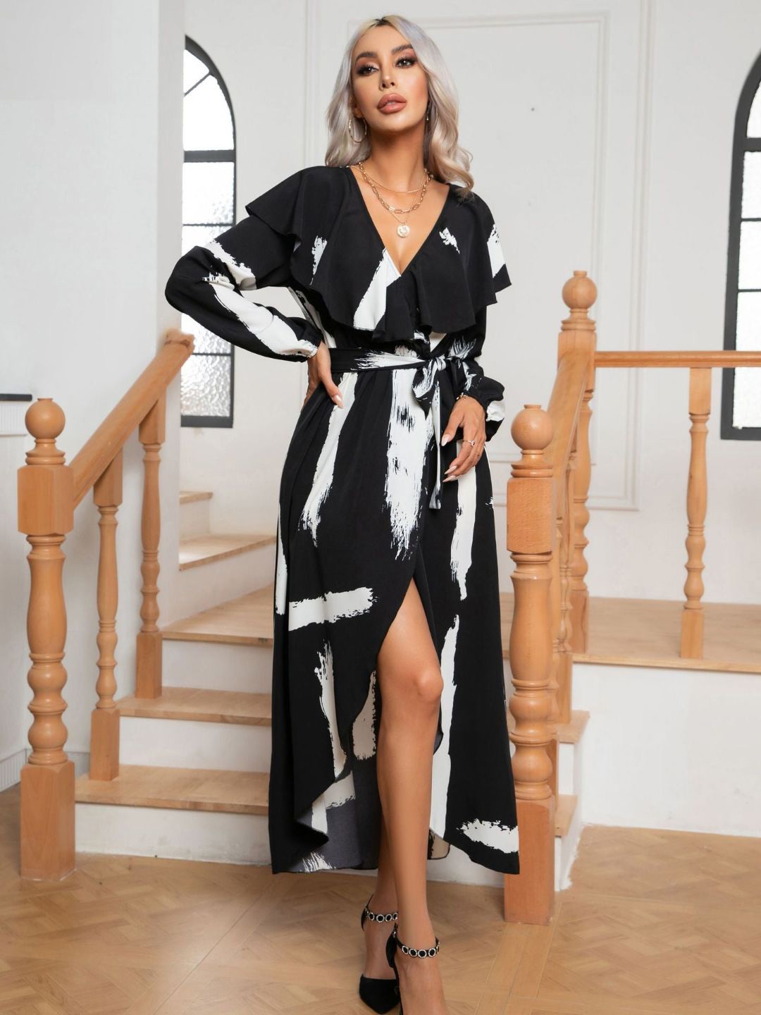 

DressBerry Black Printed Flared Sleeve Midi Dress