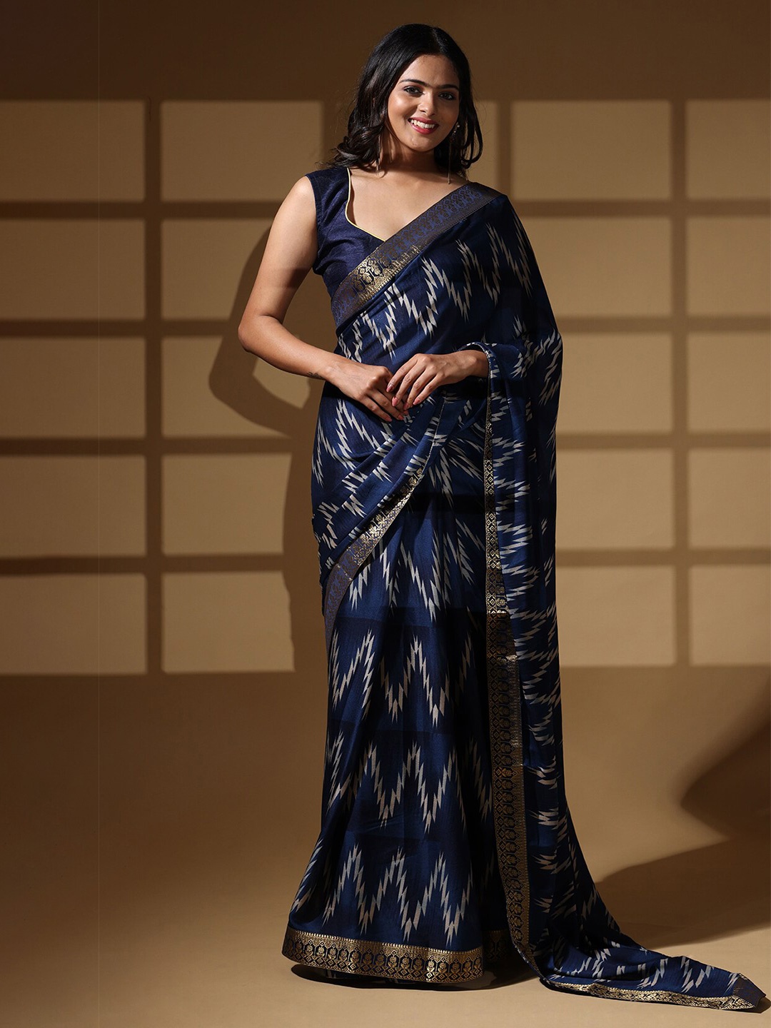 

PATLIPALLU Geometric Printed Saree, Blue