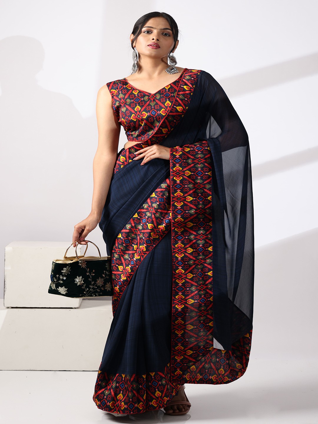 

PATLIPALLU Floral Georgette Saree, Navy blue