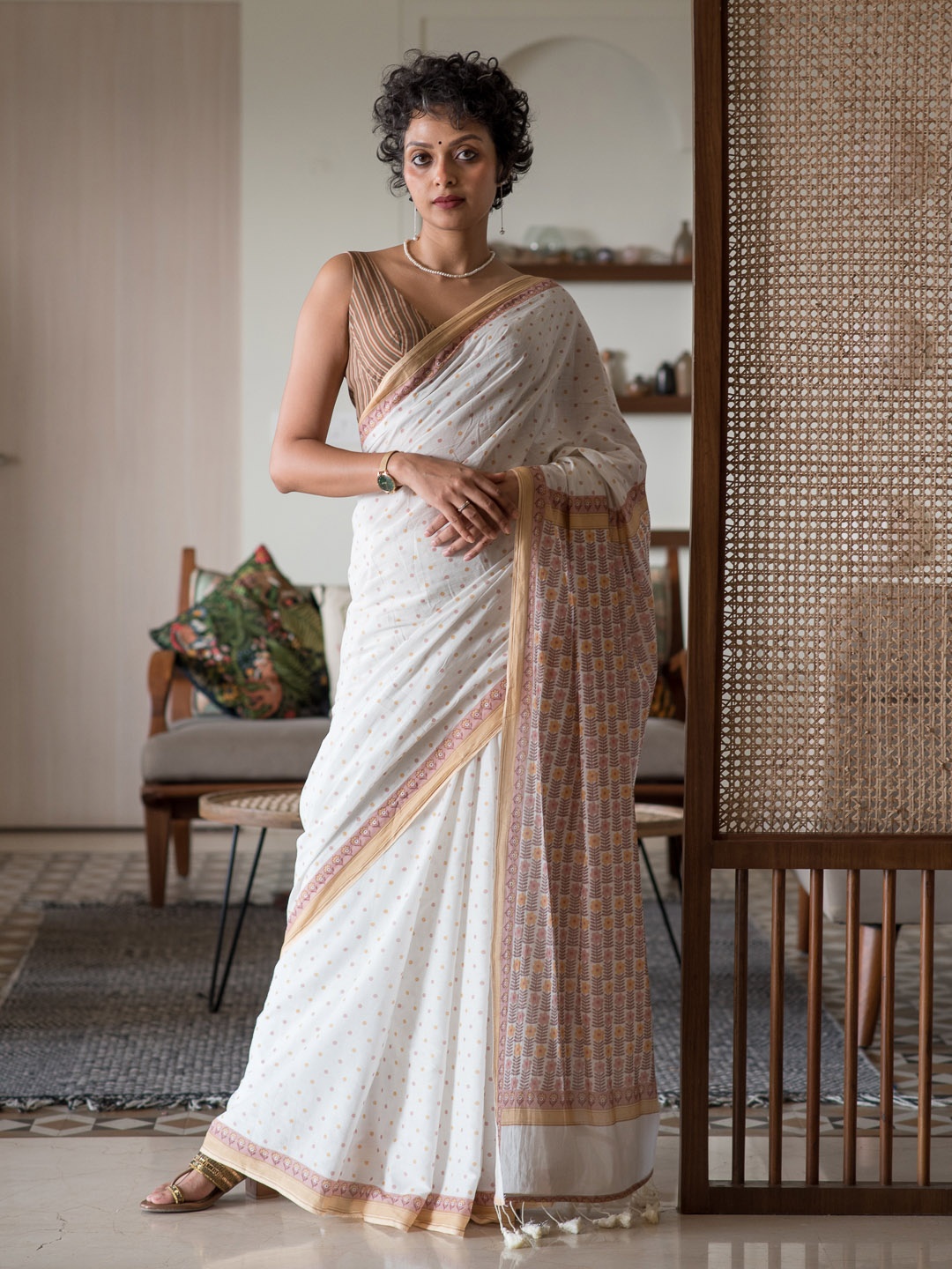 

Suta White & Cream Polka Dot Pure Cotton Saree