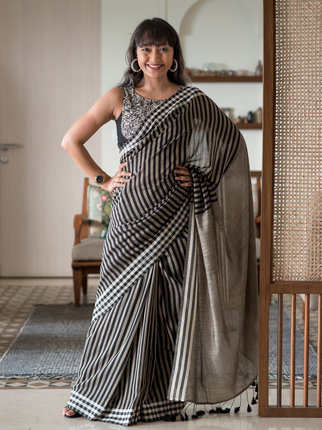 

Suta Striped Pure Cotton Saree, Grey