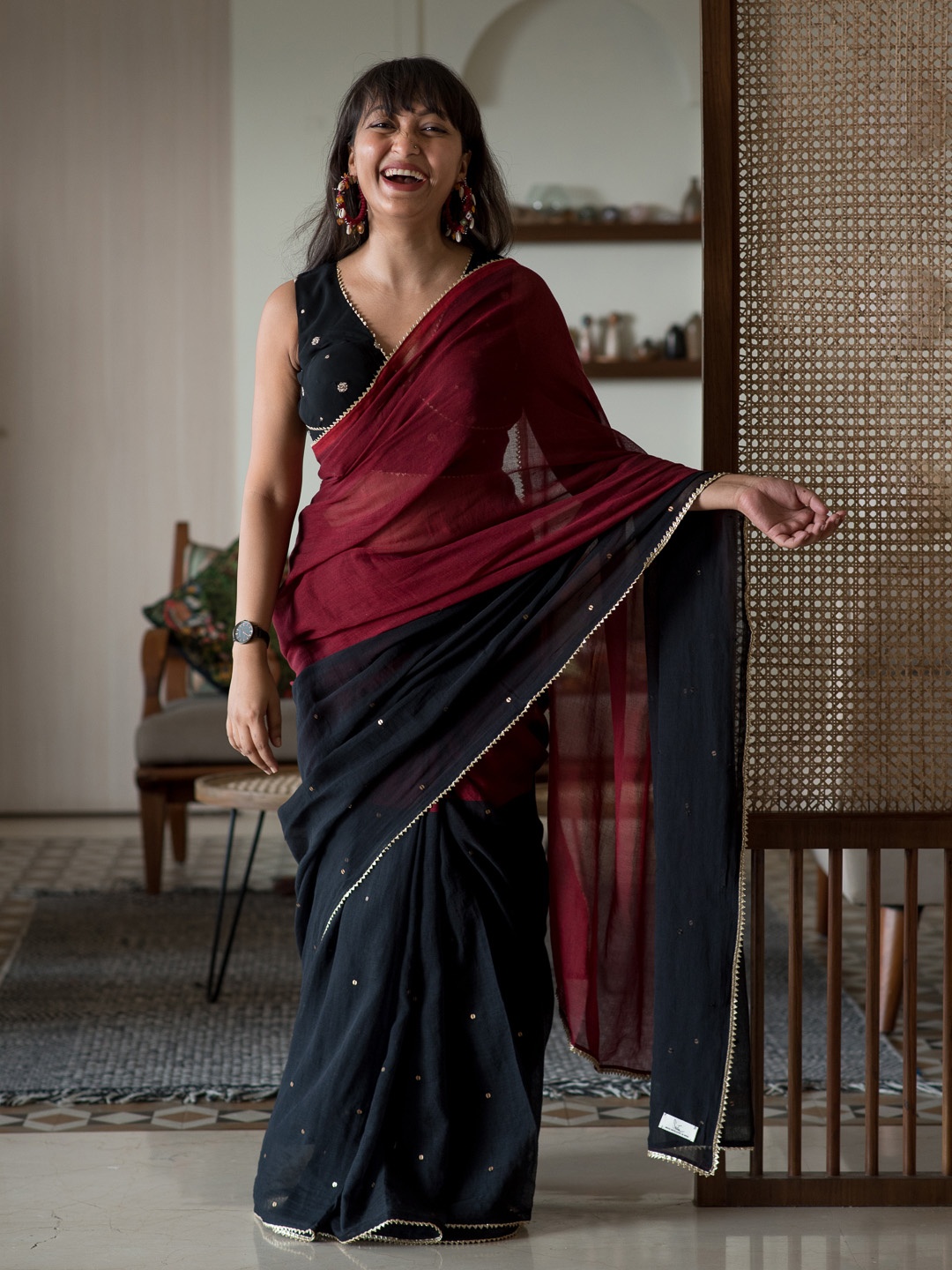 

Suta Black & Maroon Colourblocked Printed Sequinned Pure Cotton Saree