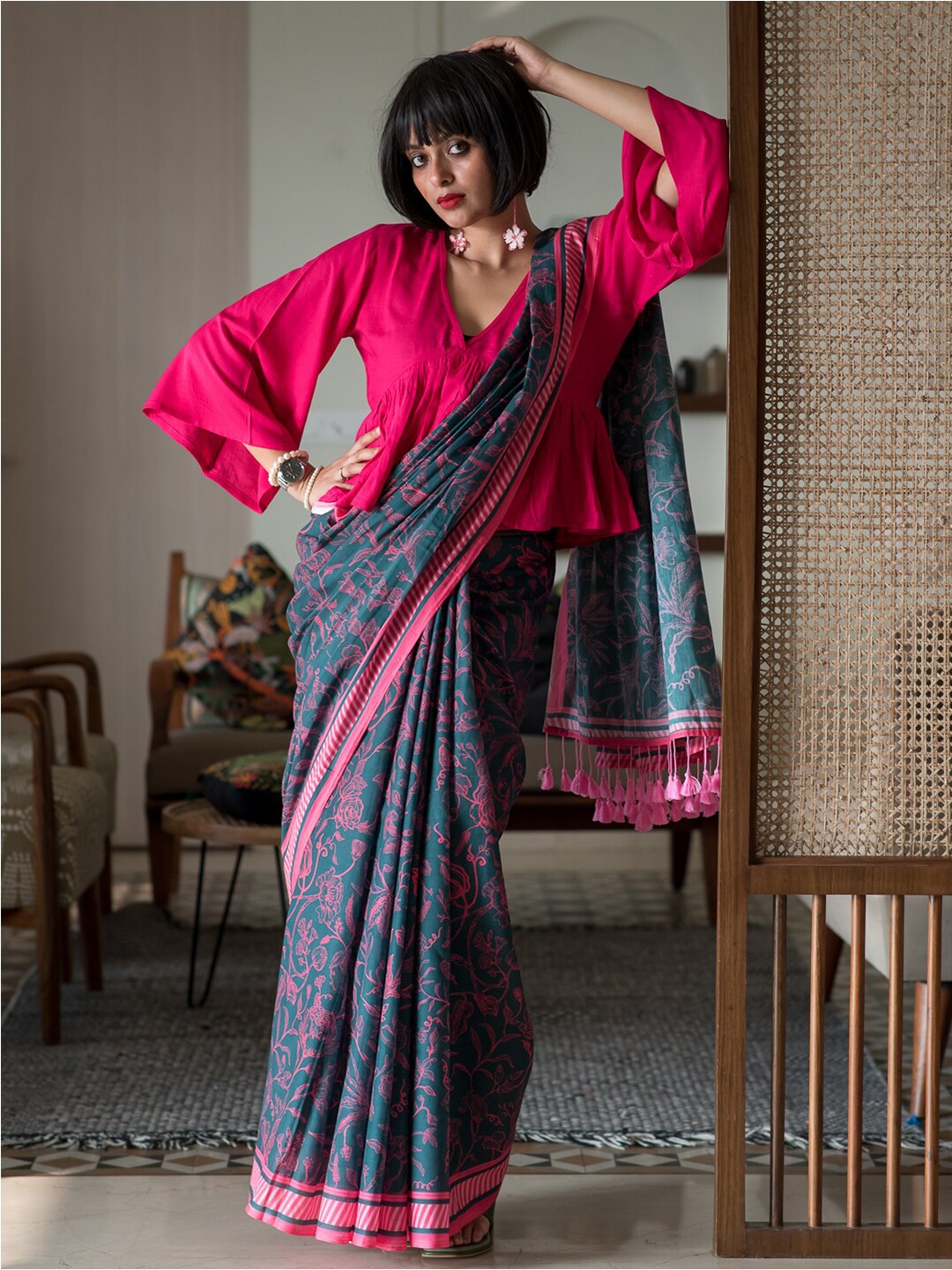 

Suta Navy Blue & Pink Floral Printed Pure Cotton Saree