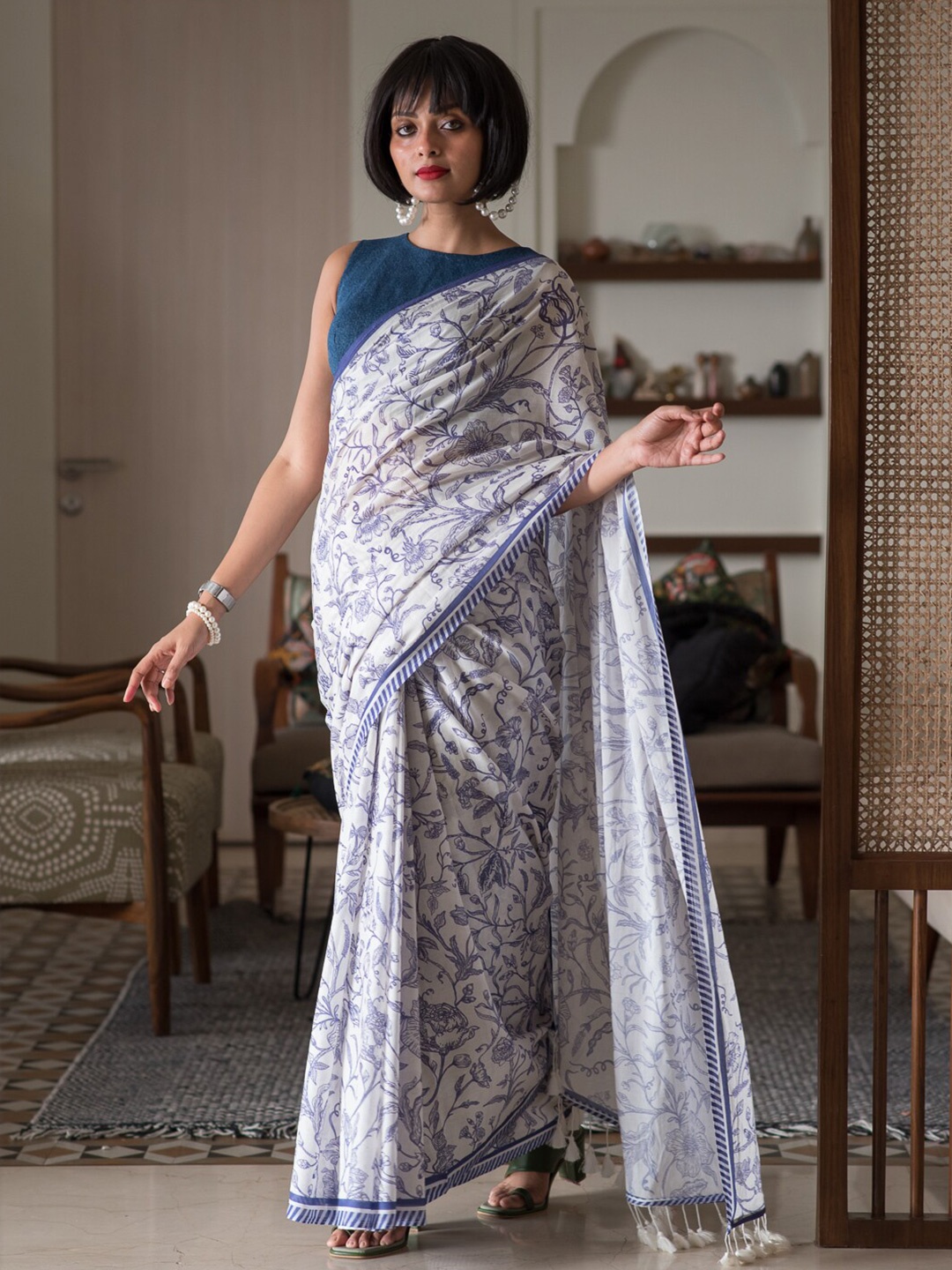 

Suta Floral Printed Pure Cotton Saree, White