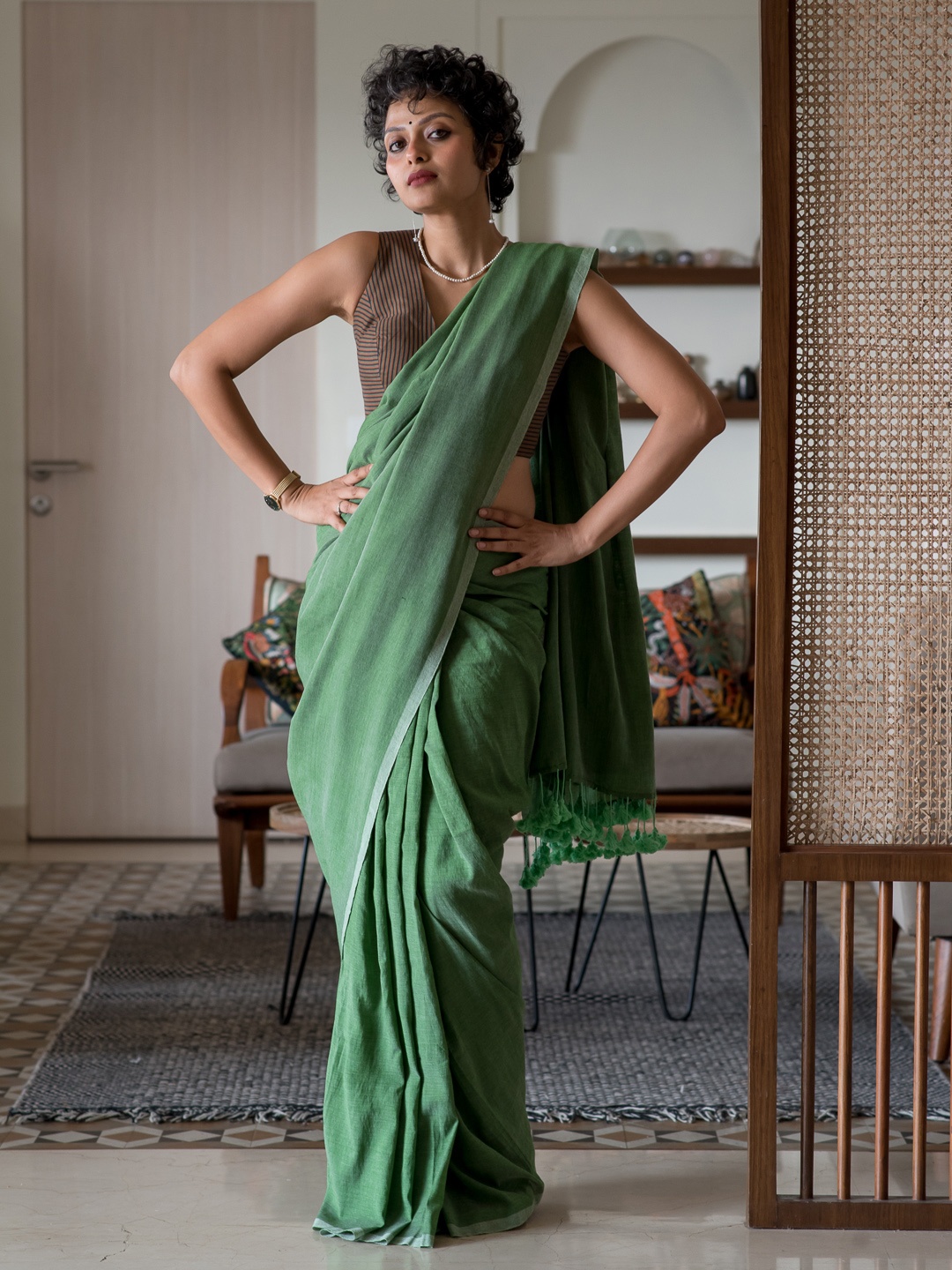 

Suta Solid Saree, Green