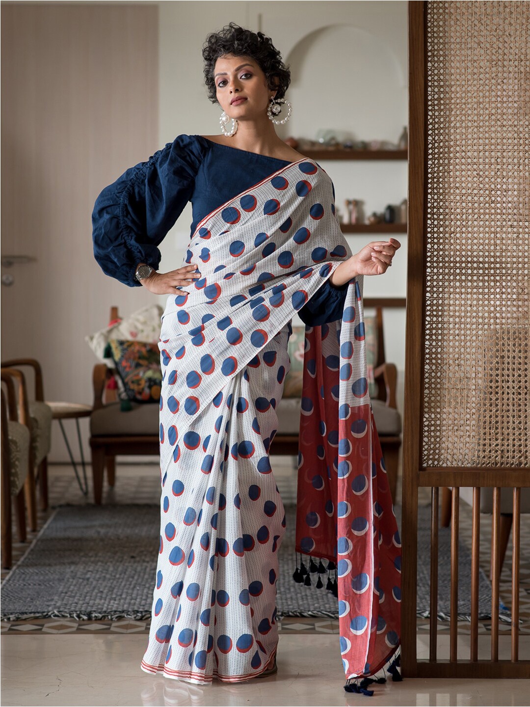 

Suta Polka Dot Printed Pure Cotton Saree, Off white