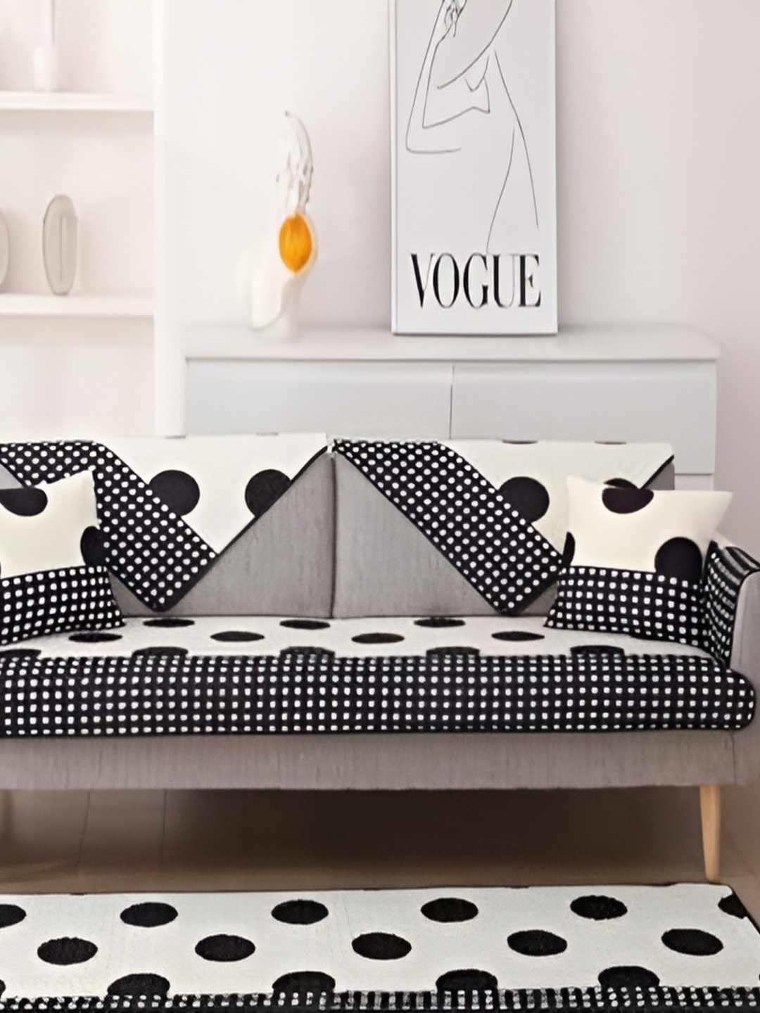 

HomeCloud Beige & Black 5 Pieces Printed Chenille Sofa Covers