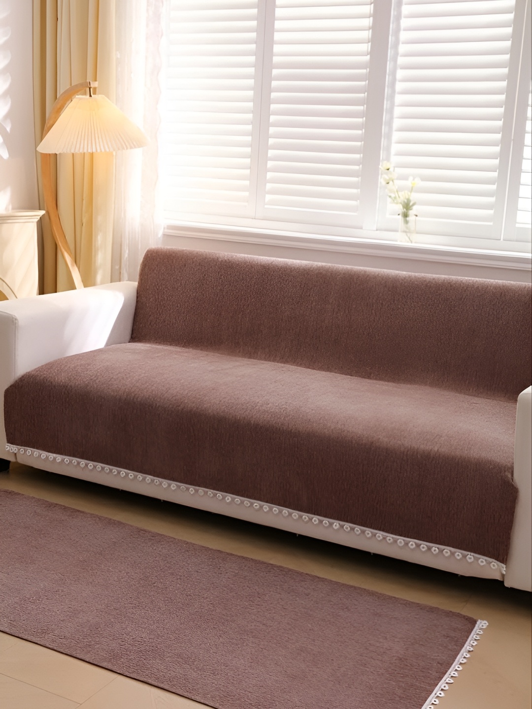 

HomeCloud Brown & White Chenille Sofa Cover