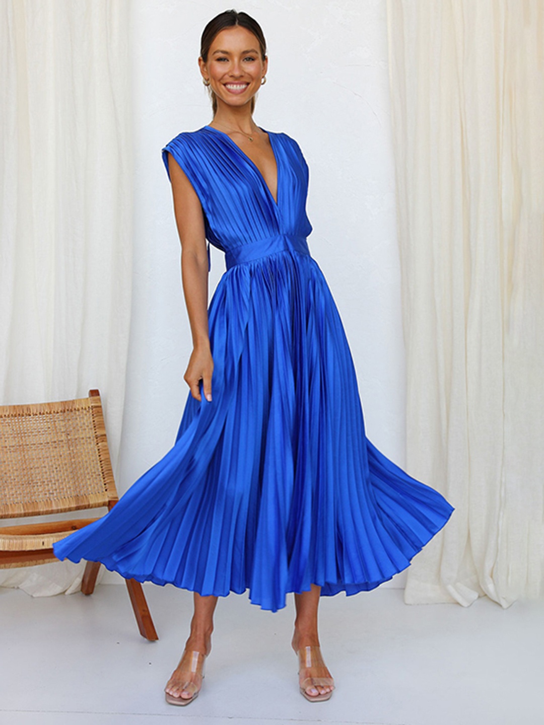 

StyleCast Blue Accordion Pleats Maxi Dress