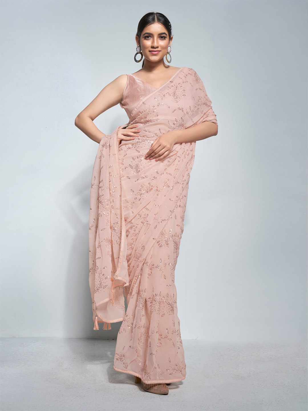 

Mitera Peach & Gold-Toned Floral Embellished Sequinned Pure Georgette Saree