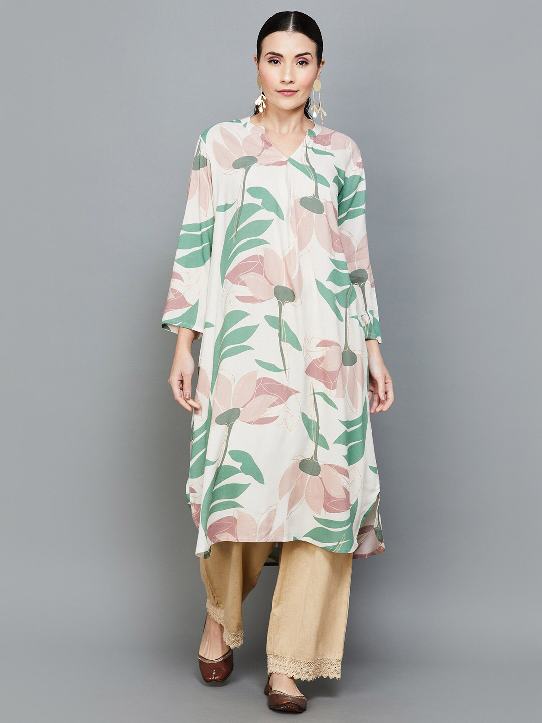 

Melange by Lifestyle Floral Printed Straight Kurta With Palazzos, Blue
