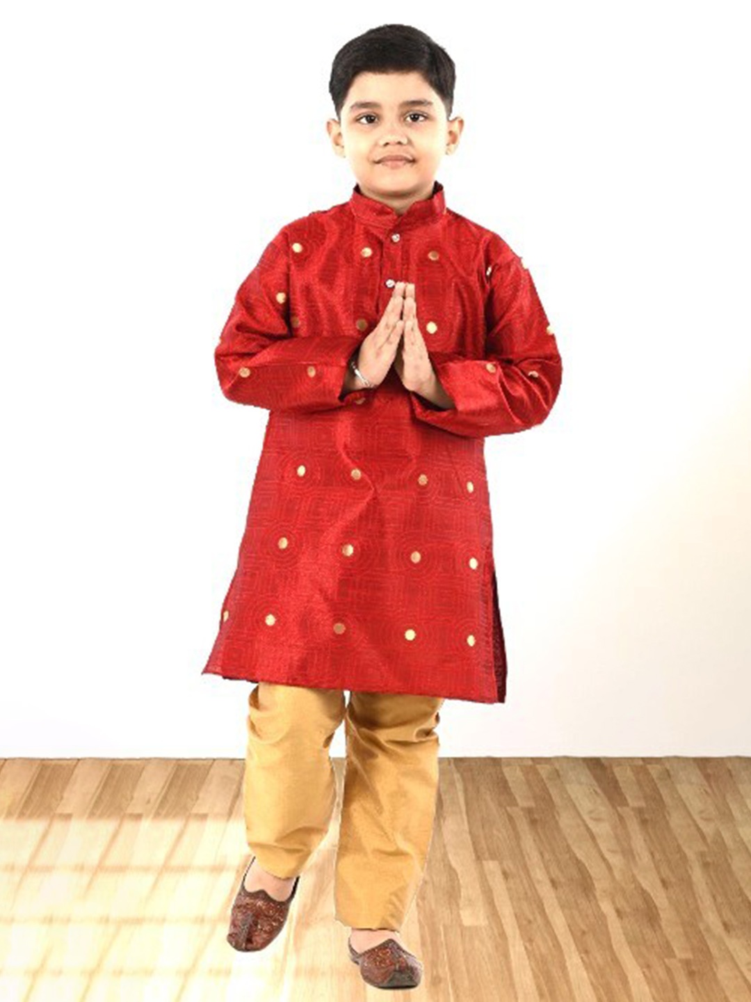 

BAESD Boys Woven Design Mandarin Collar Straight Kurta With Pyjama, Maroon