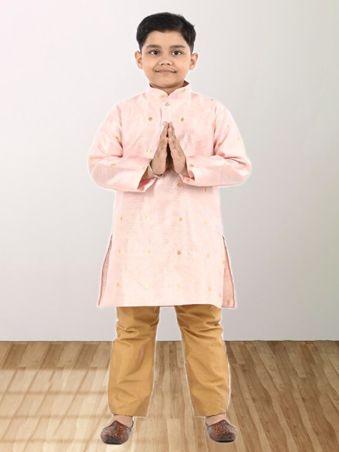 

BAESD Boys Woven Design Mandarin Collar Straight Kurta With Pyjama, Pink