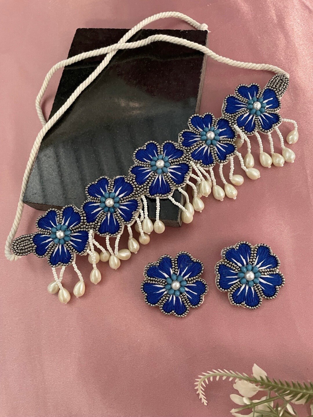 

Digital Dress Room Pearls Beaded Floral Shaped Jewellery Set, Blue