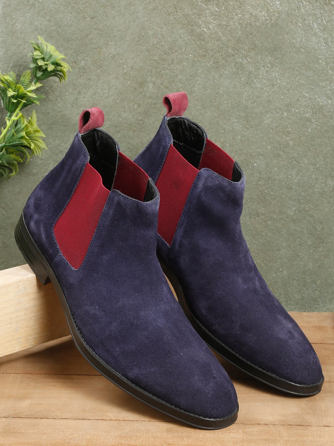 

Teakwood Leathers Men Suede Chelsea Boots, Navy blue