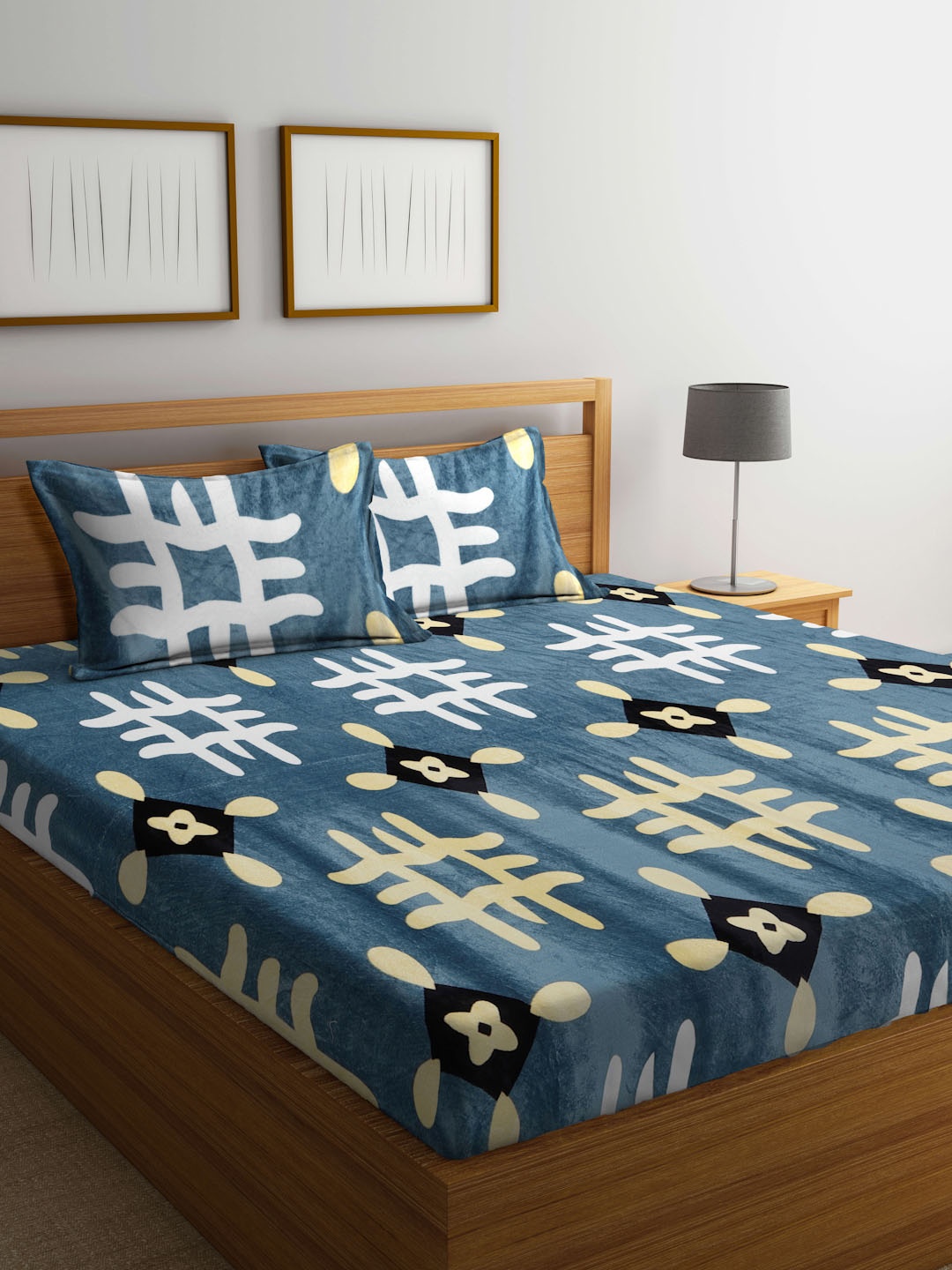 

KLOTTHE Grey Printed Woolen Double Bed Sheet with 2 Pillow Covers