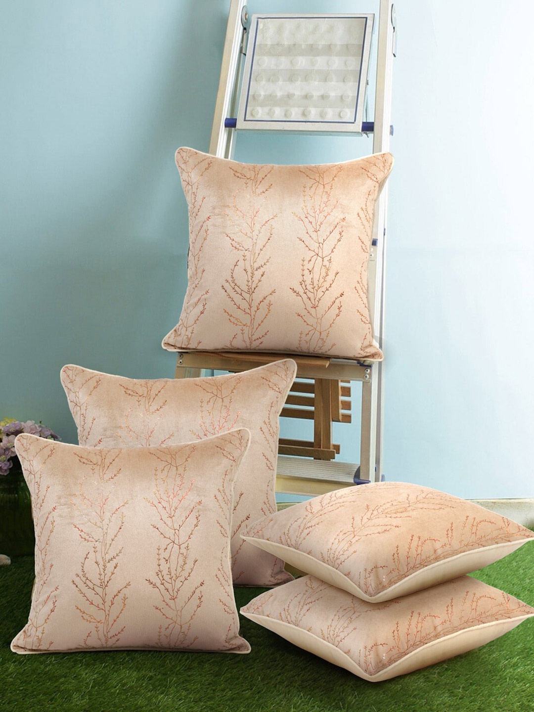 

Cortina Beige 5 Pieces Floral Velvet Square Cushion Covers