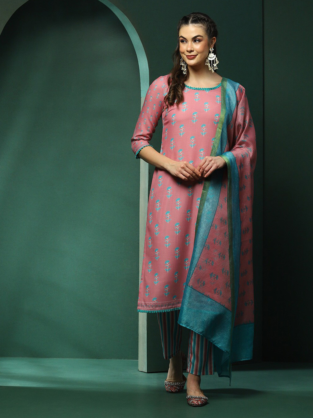 

AKS Floral Printed Round Neck Linen Kurta With Trousers & Dupatta, Pink