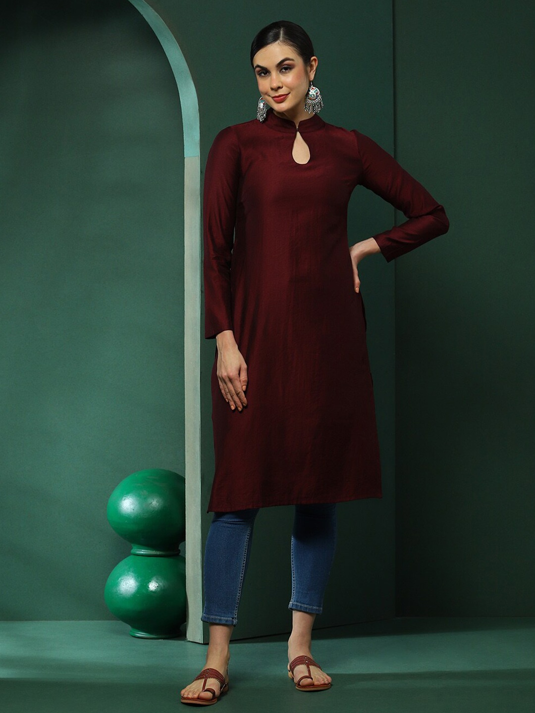 

AKS Keyhole Neck Long Sleeves Cotton Silk Straight Kurta, Maroon