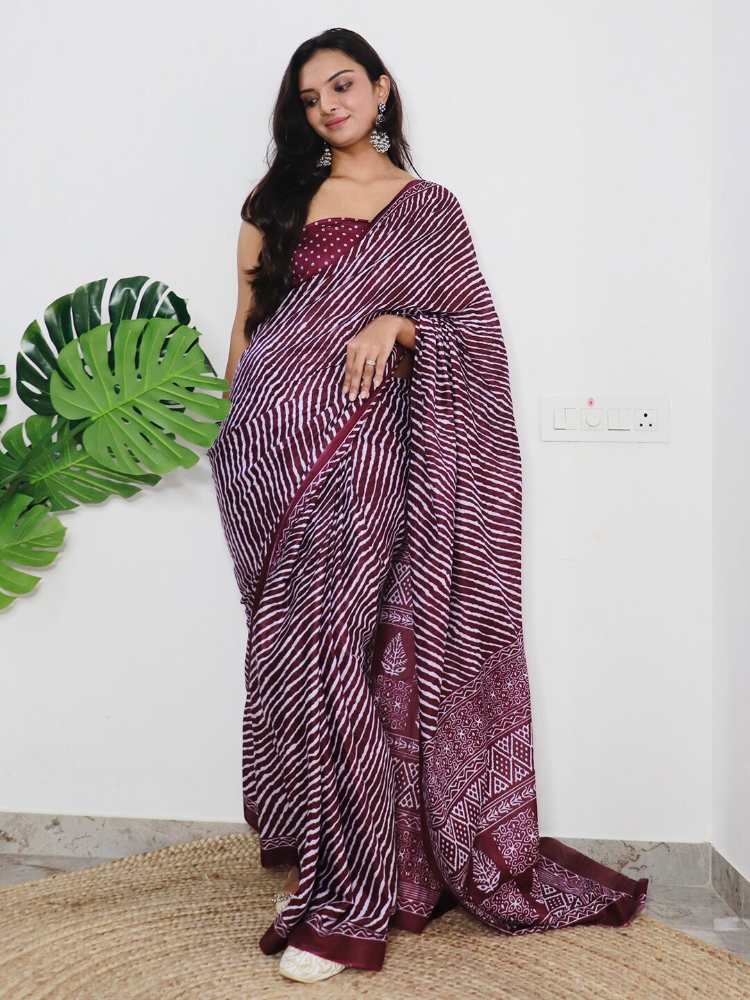 

Saree mall Leheriya Poly Cotton Leheriya Ready to Wear Saree, Magenta