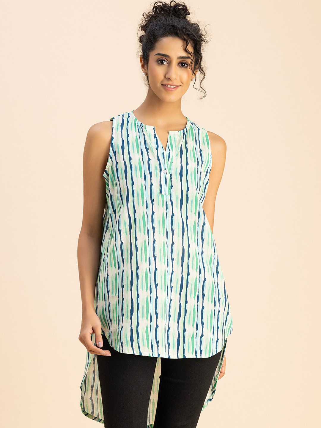 

Moomaya Abstract Printed Cotton High-Low Top, Green