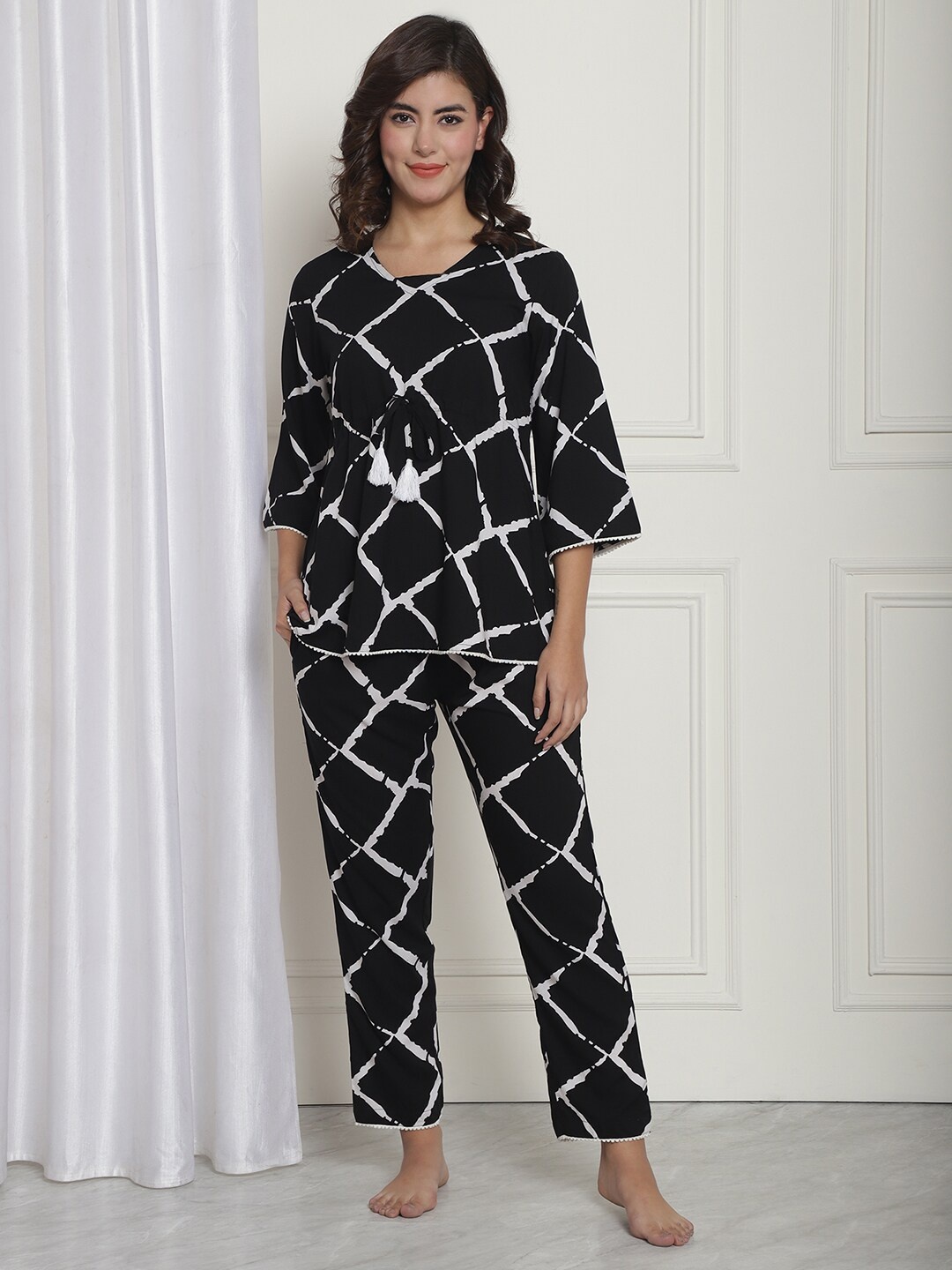 

Claura Checked Top & Pyjamas, Black