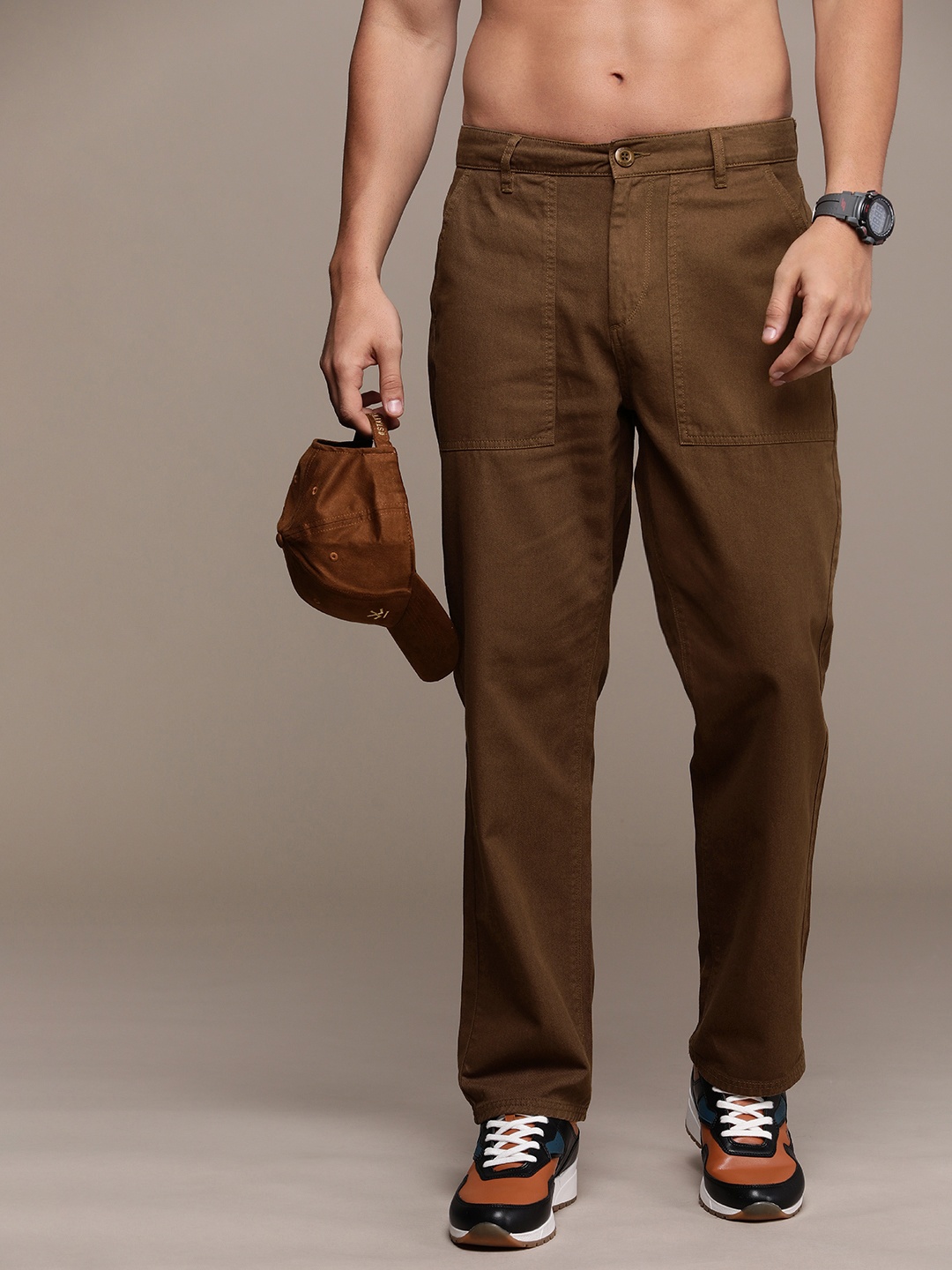 

Roadster Men Relaxed Fit Pure Cotton Chinos, Brown