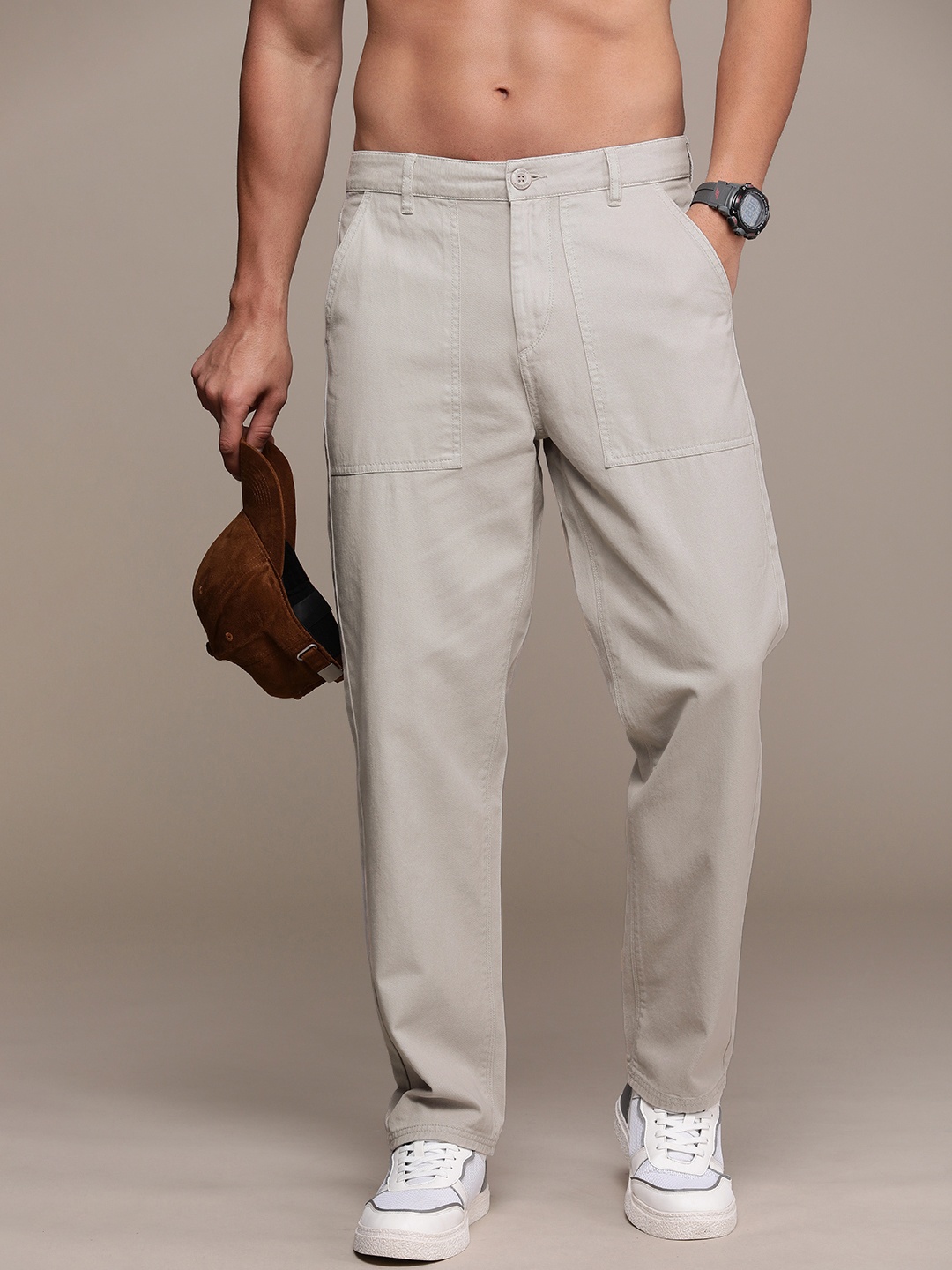 

Roadster Men Relaxed Fit Pure Cotton Chinos, Off white