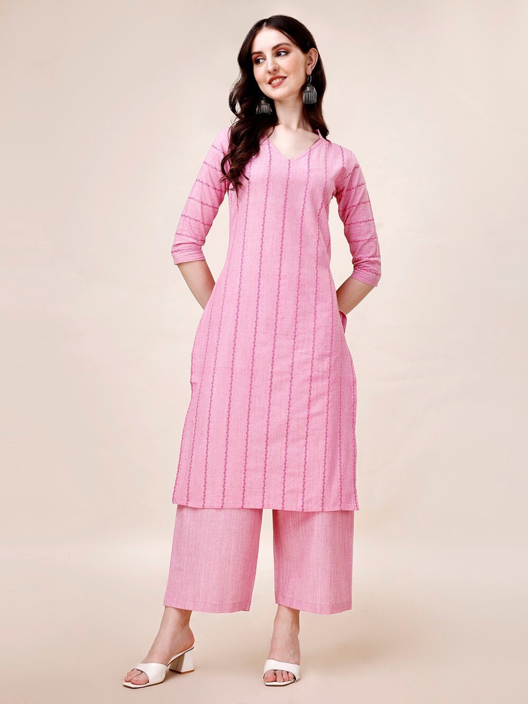 

CANIZZARO Striped Printed V-Neck Pure Cotton Straight Kurta with Palazzos, Pink