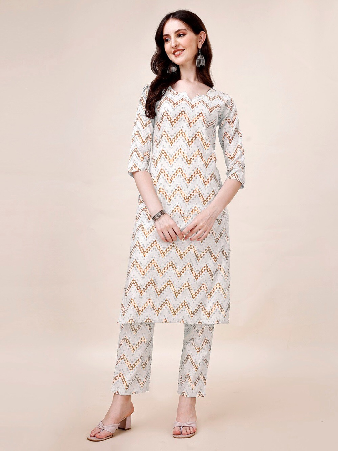 

CANIZZARO Geometric Printed Pure Cotton Straight Kurta With Trouser, Orange