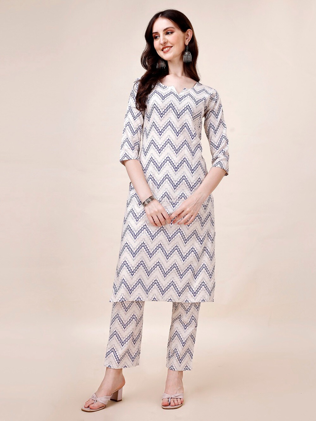 

CANIZZARO Geometric Printed Pure Cotton Straight Kurta With Trouser, Blue