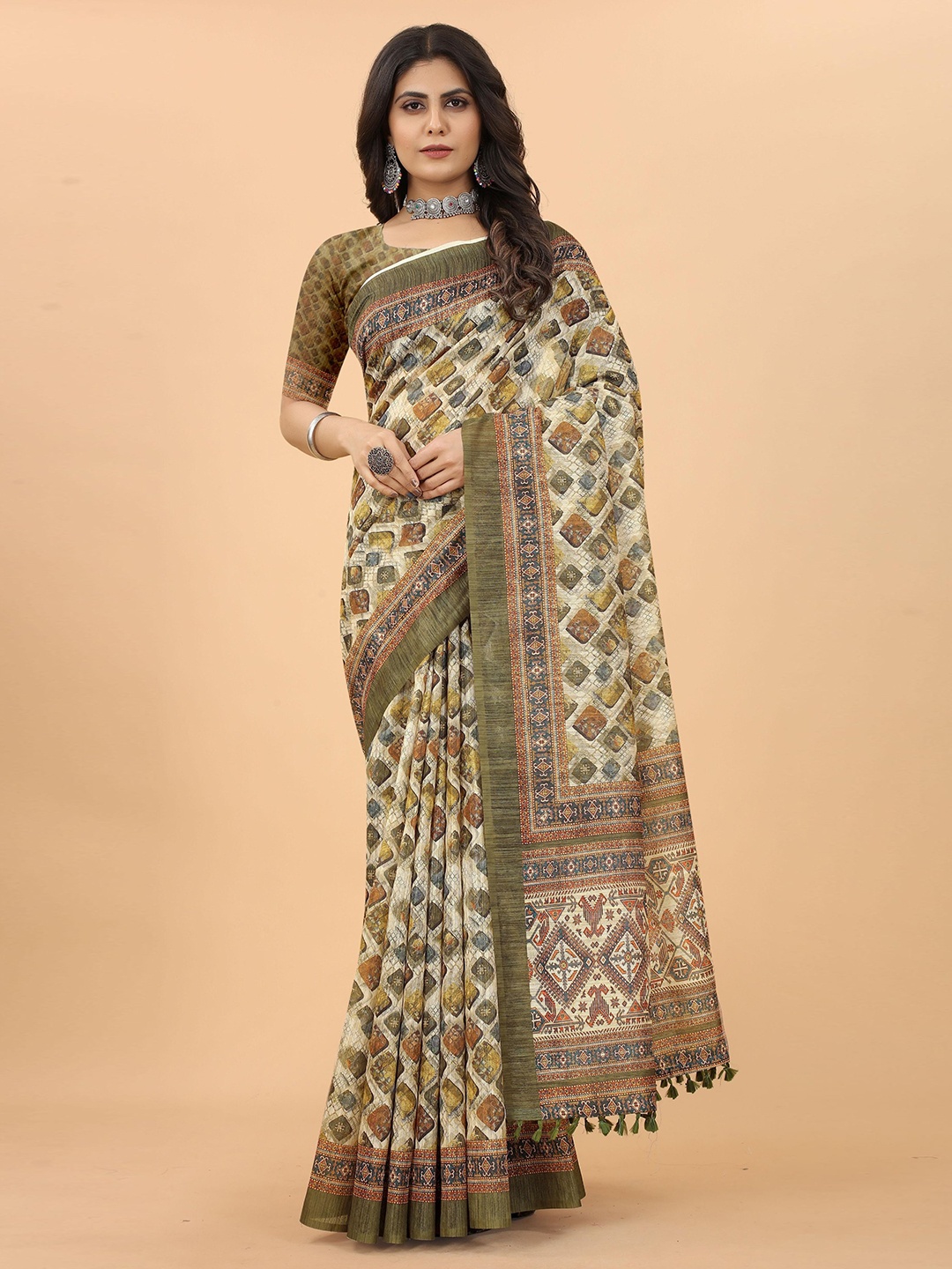 

Hinaya Beige & Grey Ethnic Printed Motifs Saree