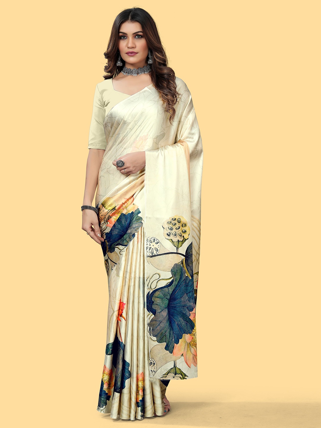 

NIWAA Floral Satin Saree, Cream