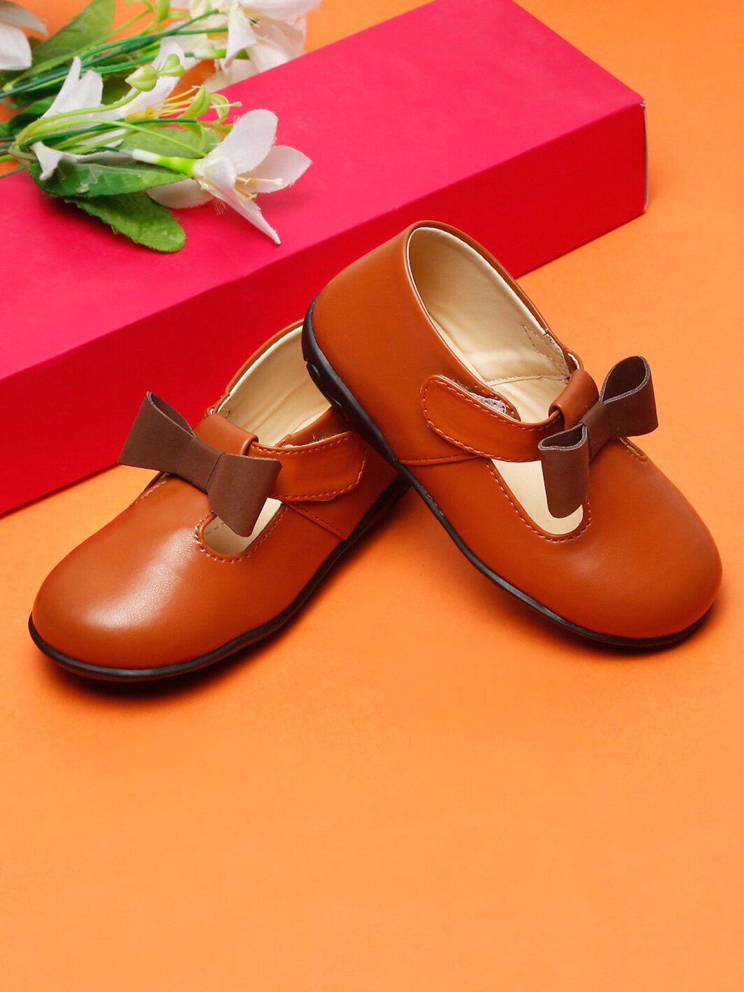 

Tiny Bugs Girls Round Toe Bow Detail Ballerinas, Brown
