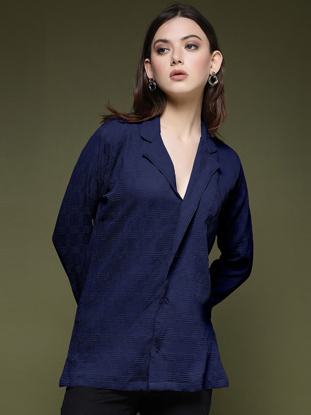 

Selvia Geometric Self Design Spread Collar Opaque Standard Casual Shirt, Blue