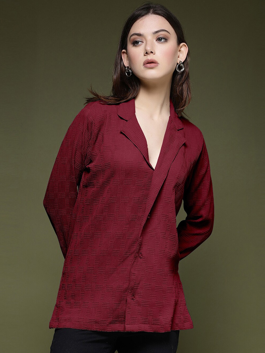 

Selvia Standard Spread Collar Opaque Casual Shirt, Maroon