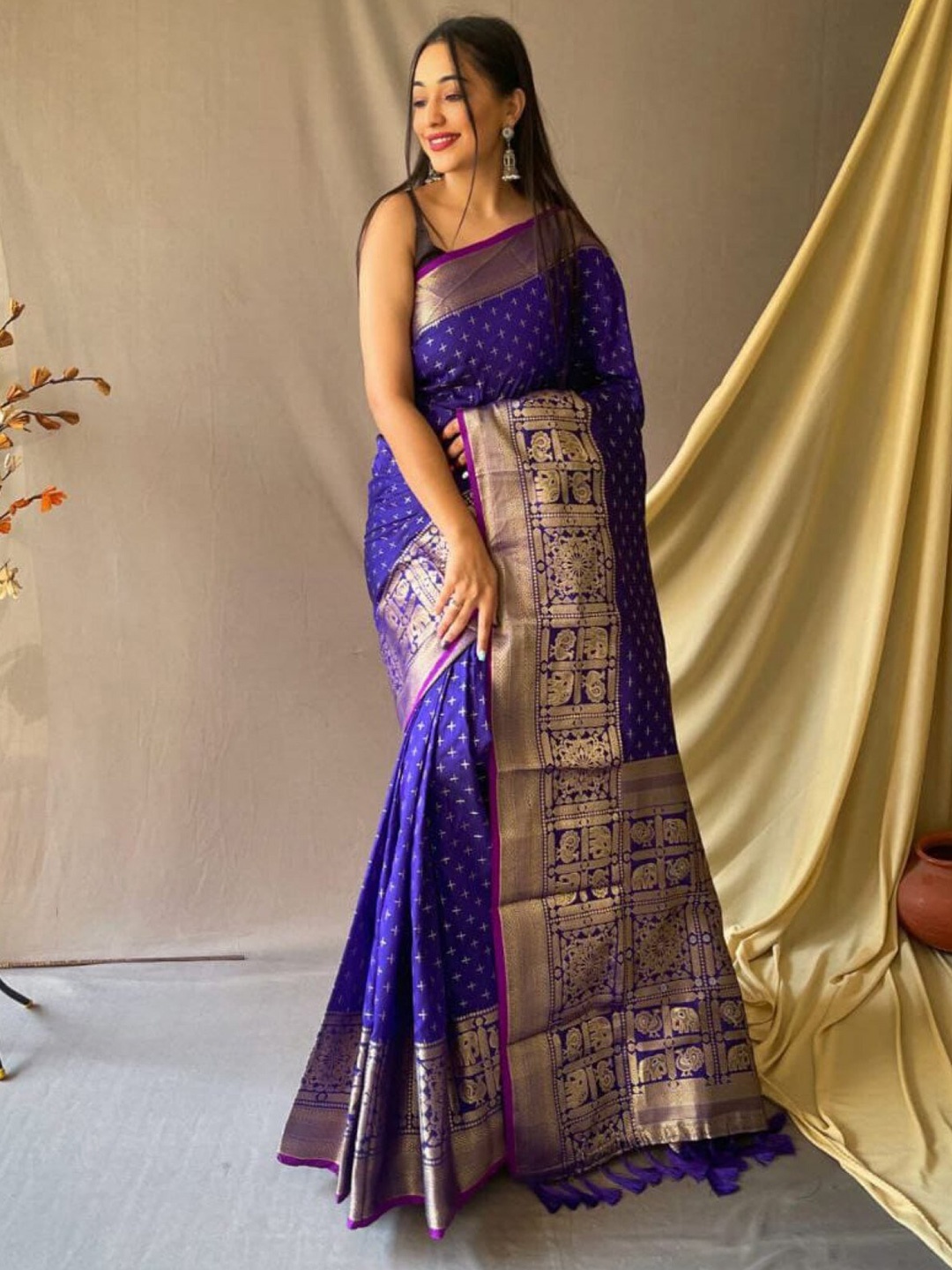 

LeeliPeeri Designer Geometric Printed Zari Saree, Violet