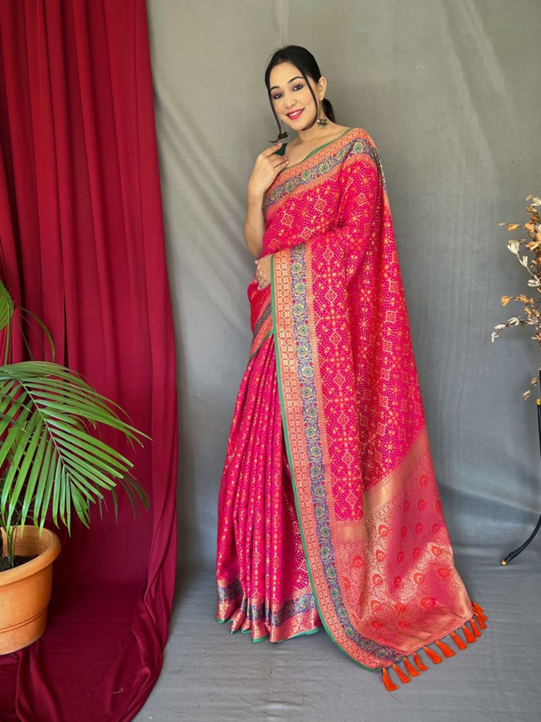 

LeeliPeeri Designer Ethnic Motifs Woven Design Zari Patola Saree, Pink